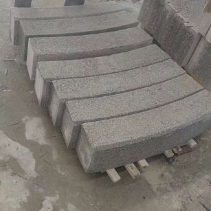 克拉玛依芝麻白弧形路牙石