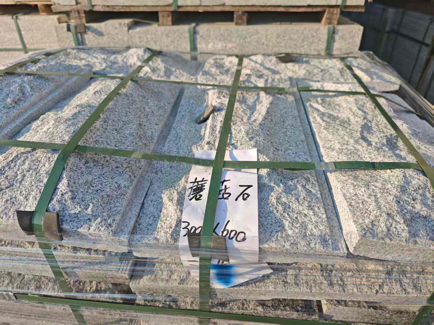 克拉玛依芝麻白蘑菇石，自然面