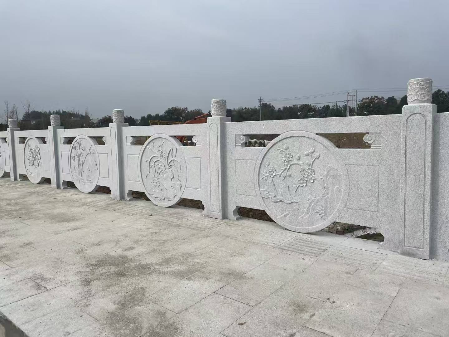 克拉玛依芝麻白河道栏杆 石材栏杆