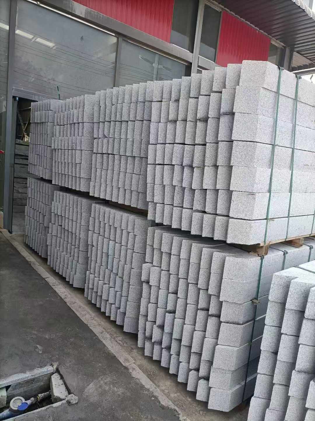 克拉玛依芝麻白树围石 树池